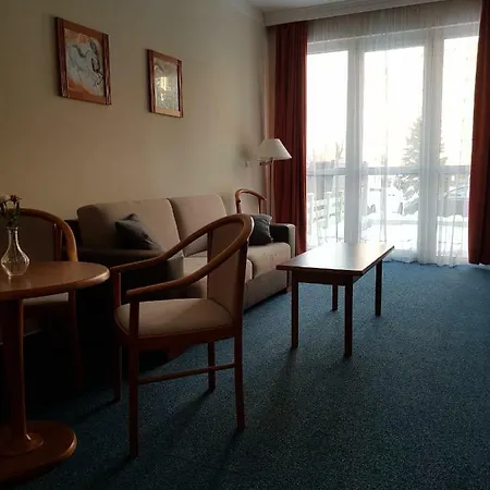 Appart hôtel Karos Wellness Apartman *