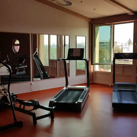 Appart hôtel Karos Wellness Apartman *